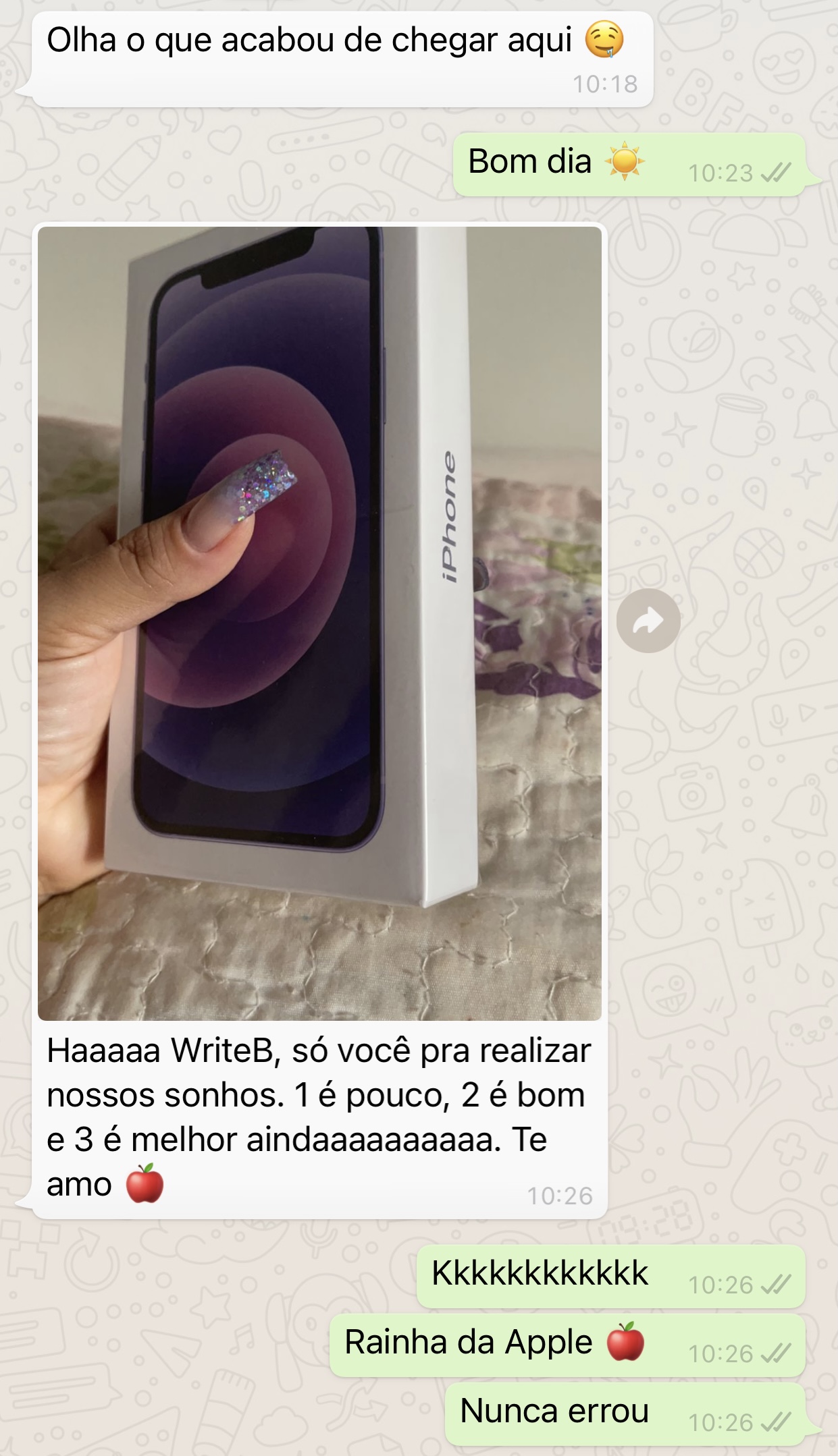 + 1 IPhone 
Parabéns que venha os próximos!!!!